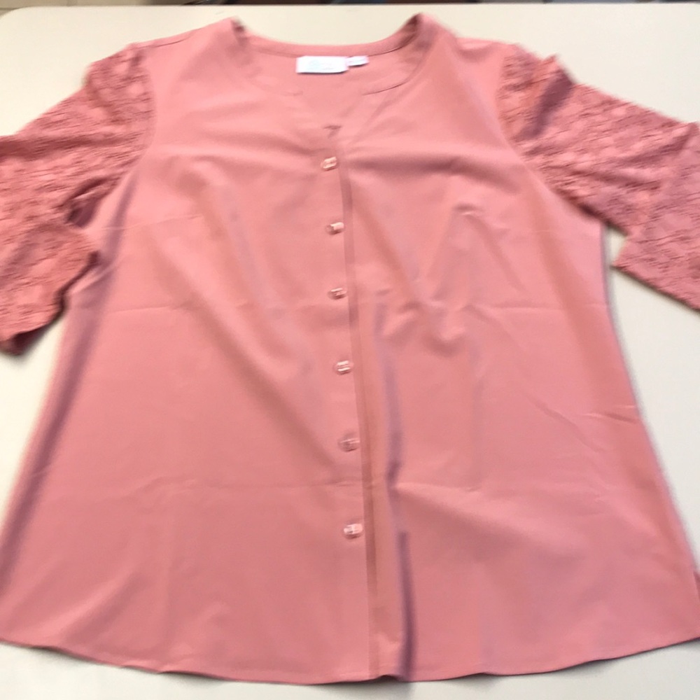 D & Co mauve lace sleeve top NWOT